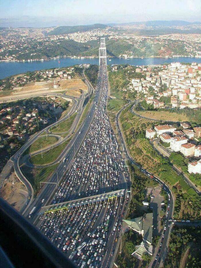Istanbul Traffic: The Never-Ending Jam