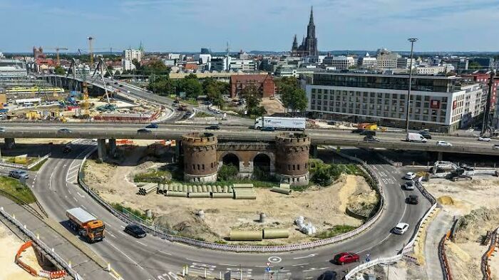 Historic Building + Highway = Urban Drama in Ulm, Germany