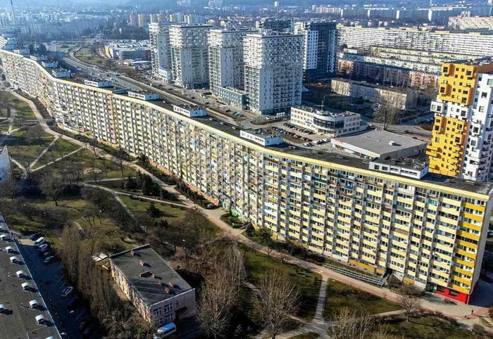 Europe’s Longest Building? Meet Falowiec, Poland’s Waveform