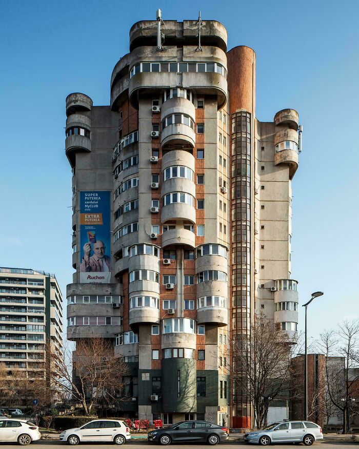 Residential Building from 1987, Constanța, Romania—Retro or Regret?