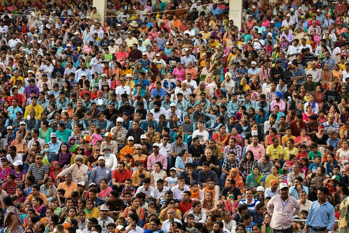 41 Jaw-Dropping Culture Shocks That Had People Saying, "Wait, What?!"