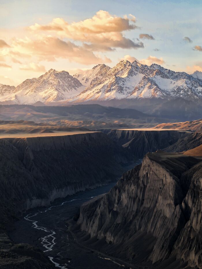 Honorable Mention, Landscapes & Wildlife: 'Jinshan Canyon' by Zhongqi Guo