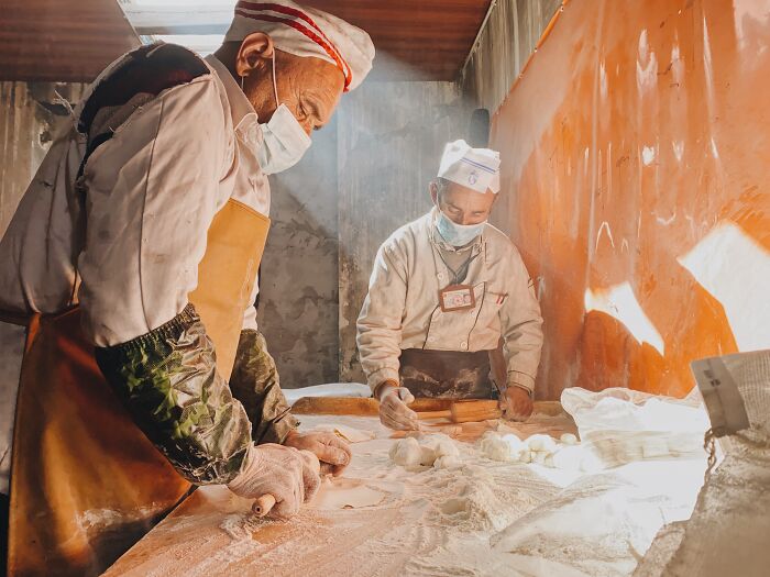 Honorable Mention, People: 'Pastry Chef In Action' by Kuanglong Zhang