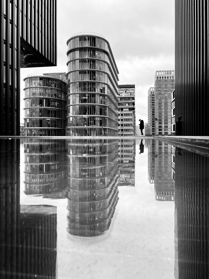 Honorable Mention, Silhouettes: 'In Between' by Alexandra Thannhaeuser