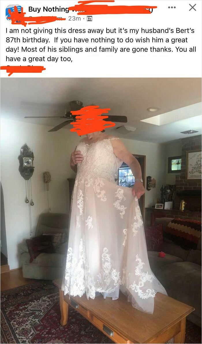 An Elderly Woman Posted This In A 'Buy Nothing' Group And Nobody Has A Clue Why