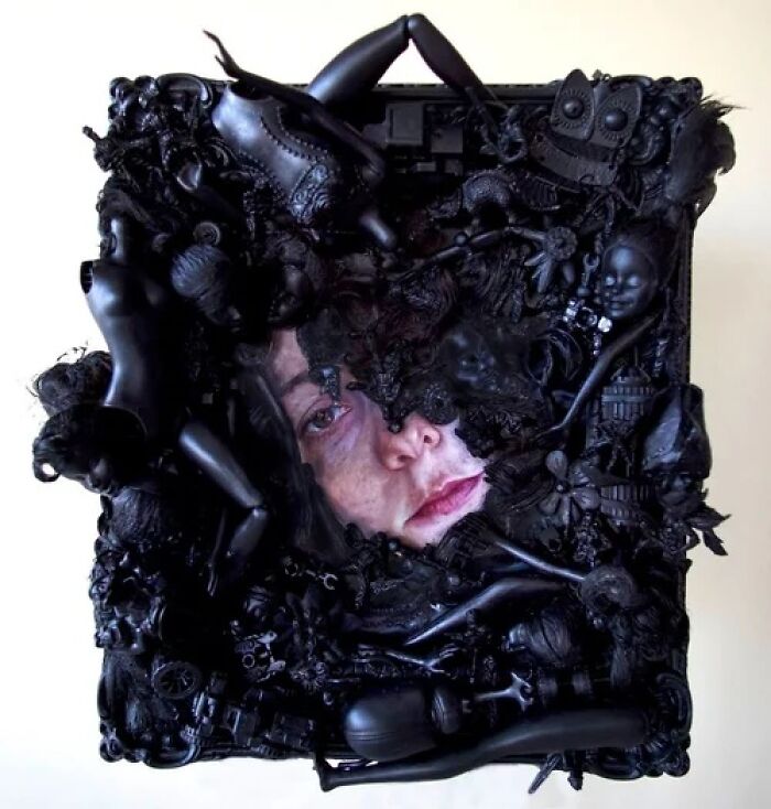 Wait, These Portraits Are Both Paintings AND Sculptures? Say What?! (31 Pics)