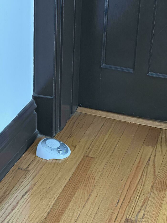 Neighbor’s Solution To Noise? A White Noise Machine In The Hallway For All To Suffer