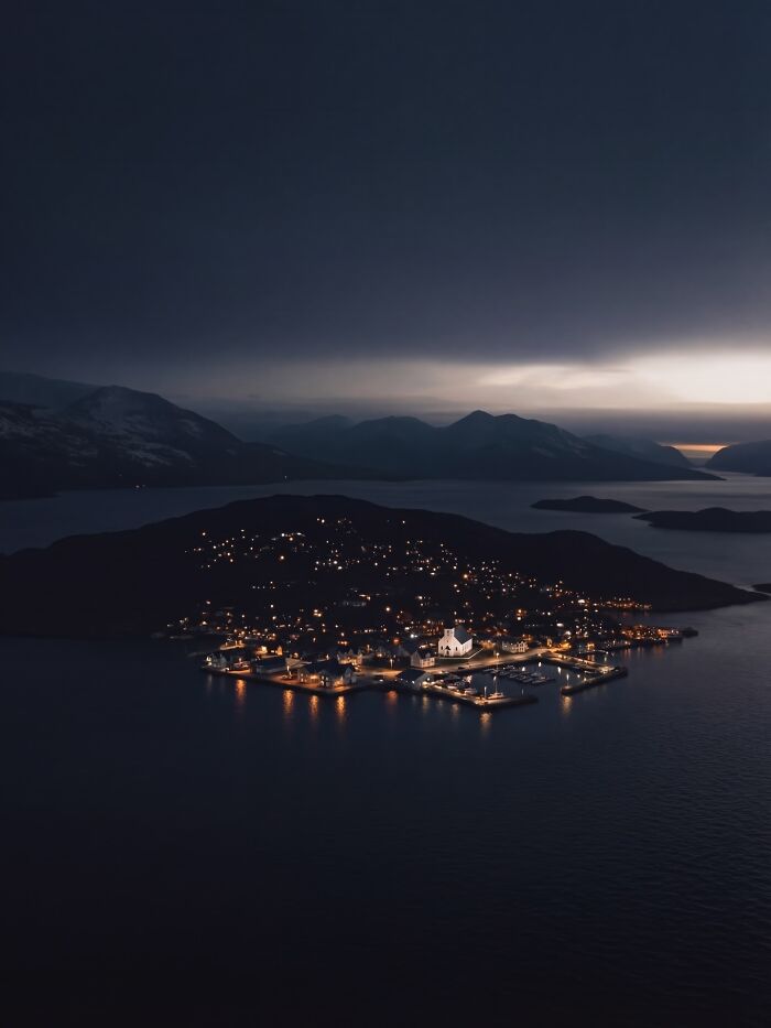 Wait, This AI Made Nature Look THIS Real? (40 Pics of Mind-Blowing Scenes)