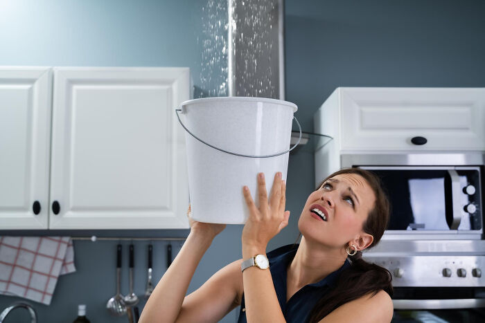 Wait, People Live Like This? 33 Home Horror Stories That’ll Make You Cringe!