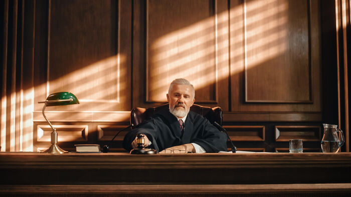 Jury Room Madness: 35 Hilariously Bizarre Tales From the Trial Trenches
