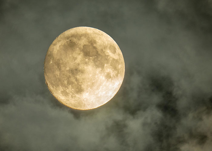 Night Shift Nurses Spill: The Weirdest Stuff They’ve Seen at Work