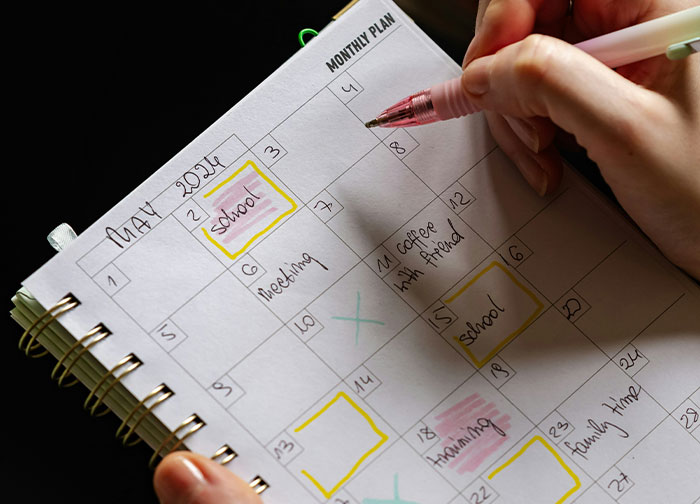 Wait, They Actually Noticed These Sneaky Cheating Signs?!