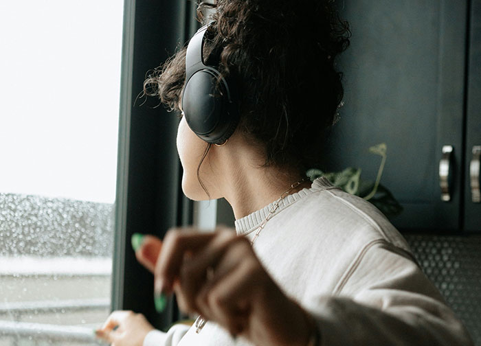 Wait, They Actually Noticed These Sneaky Cheating Signs?!