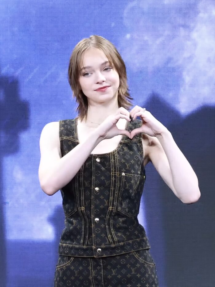 Emma Myers: Smiling Her Way to Stardom, 24