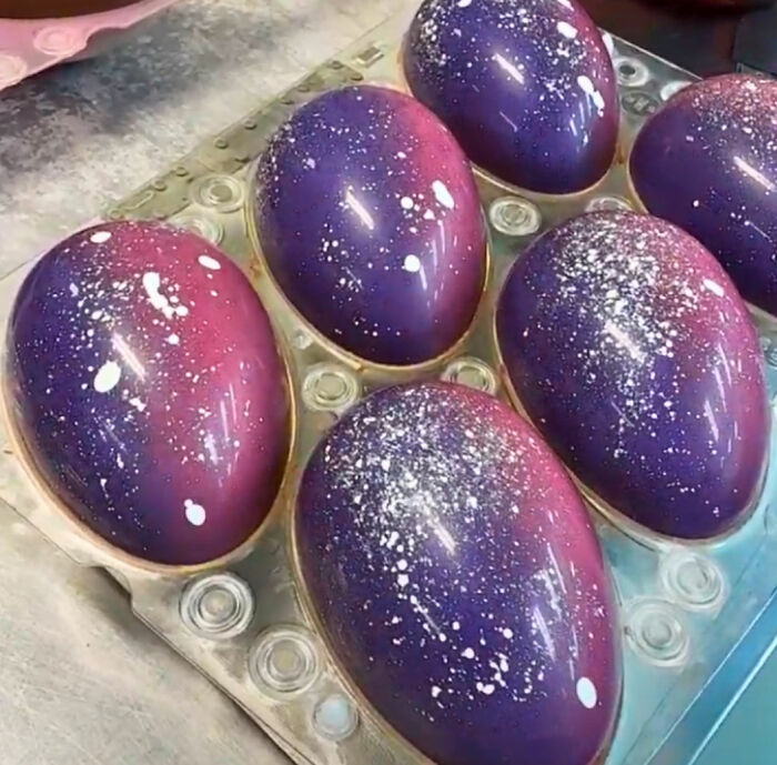 20 Egg Decorating Hacks That Make Basic Dye Kits Look Boring