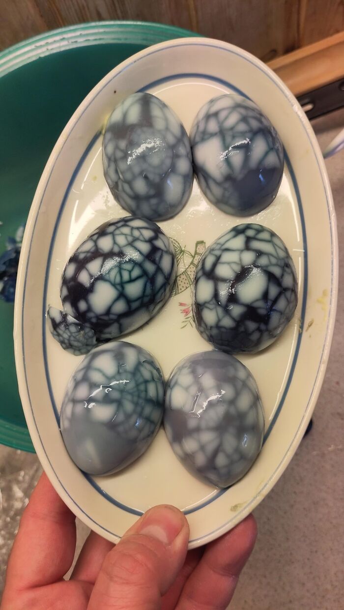 20 Egg Decorating Hacks That Make Basic Dye Kits Look Boring