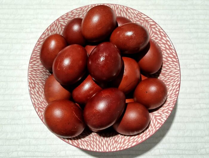 20 Egg Decorating Hacks That Make Basic Dye Kits Look Boring