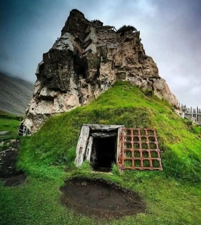 Viking-Age Farm By A Volcano In Iceland