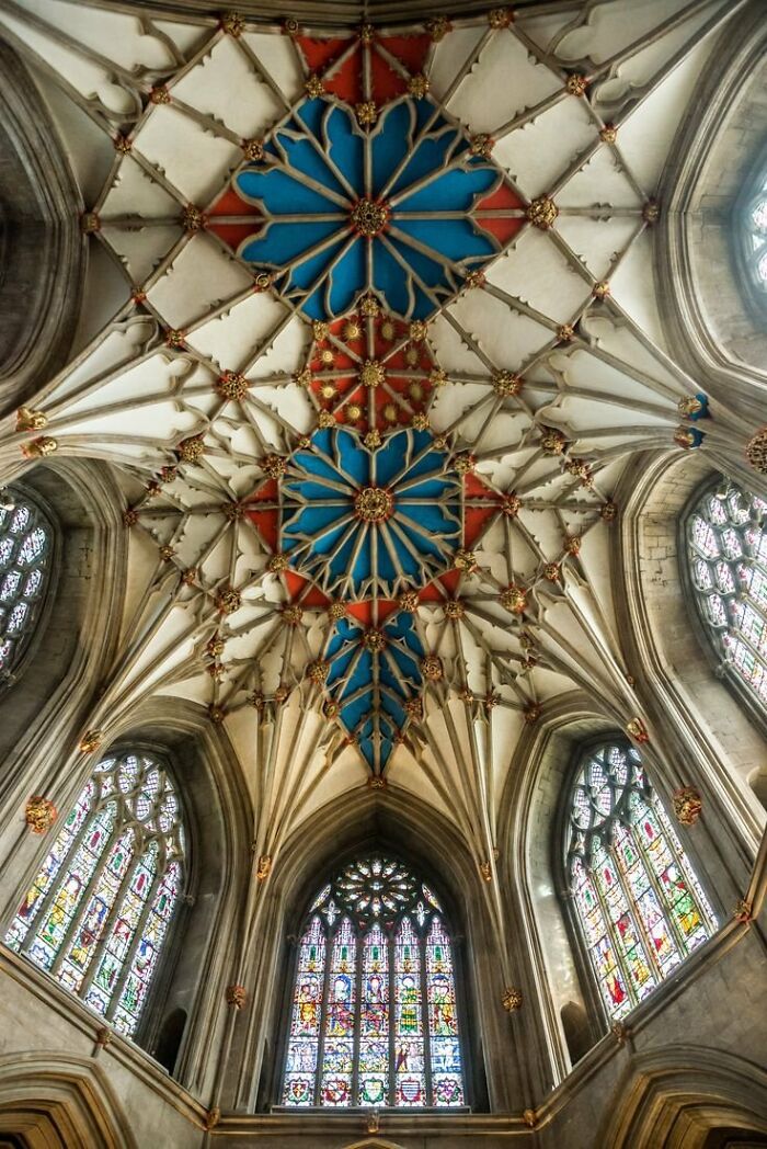 Tewkesbury Abbey: England’s Romanesque Star