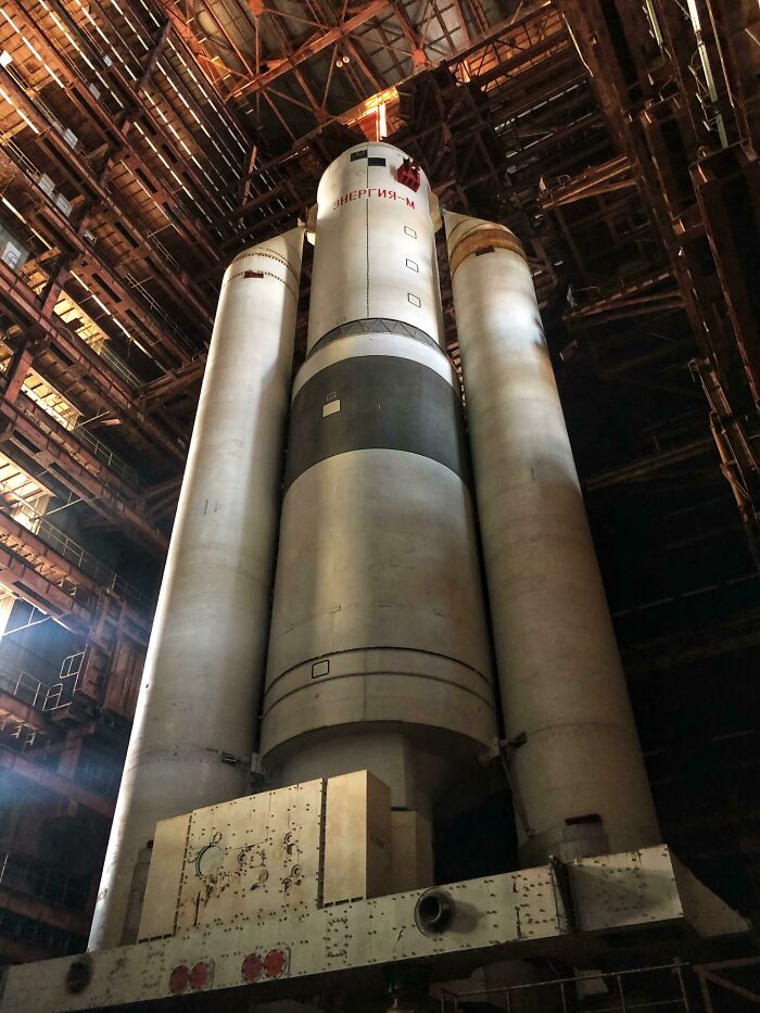 Walked 80 Km Just To See This Huge 60m Tall Space Rocket In The Desert
