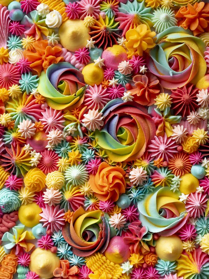 When Leftover Icing Becomes an Epic Cake Scene