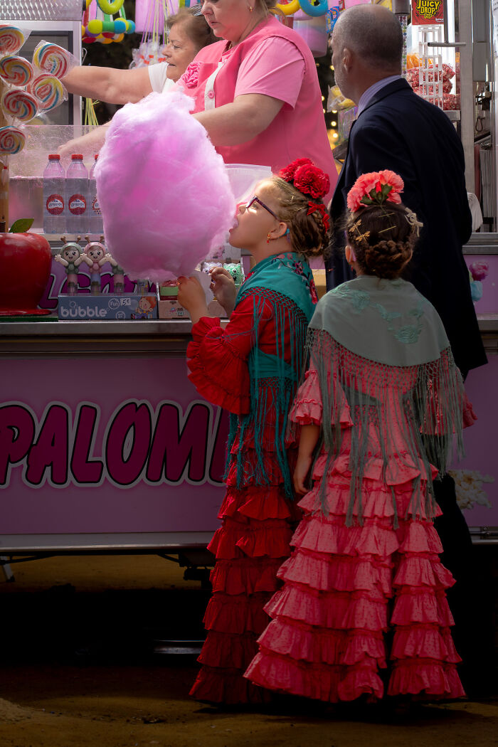 The Pinkest, Biggest Cotton Candy At Spain’s Fair