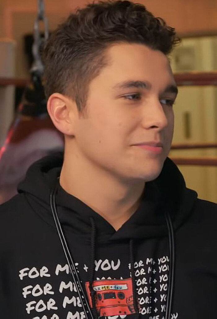 Austin Mahone: Pop Star Turned Country Cool, 30