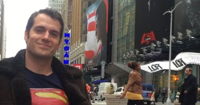 Henry Cavill Proved Just Wearing Glasses Makes You Invisible in NYC