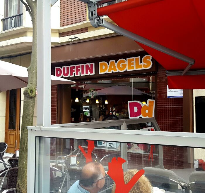 Spain's Knockoff Version Of Dunkin' Donuts