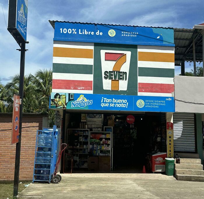 Knockoff 7-Eleven In Honduras