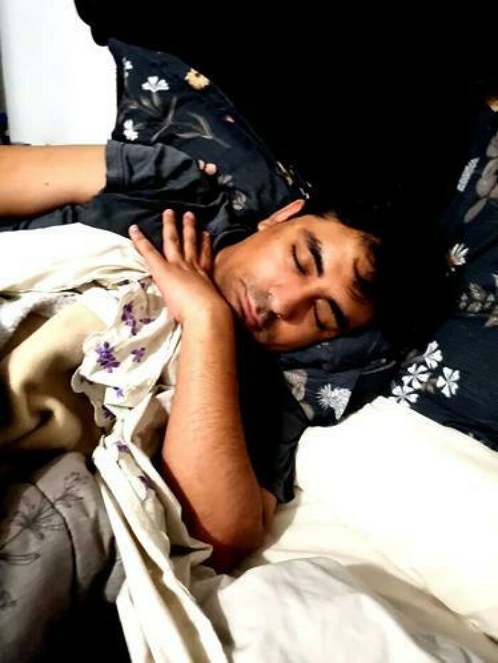 The 79 Most Ridiculous Sleeping Positions People Caught Their Partners In