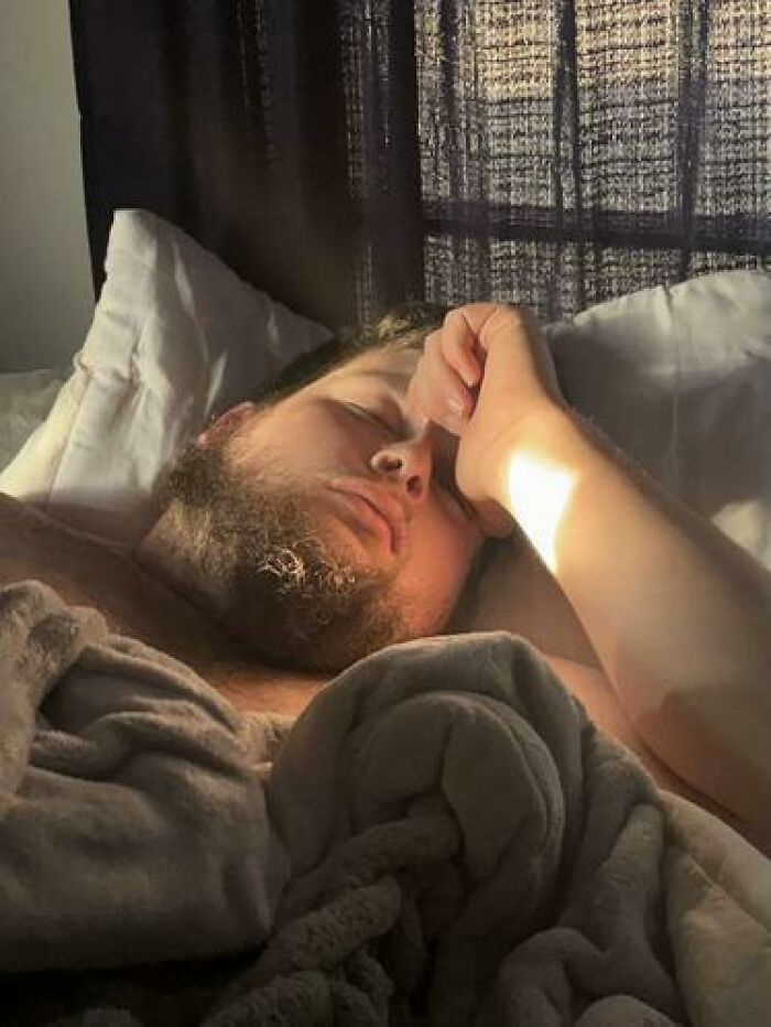 The 79 Most Ridiculous Sleeping Positions People Caught Their Partners In