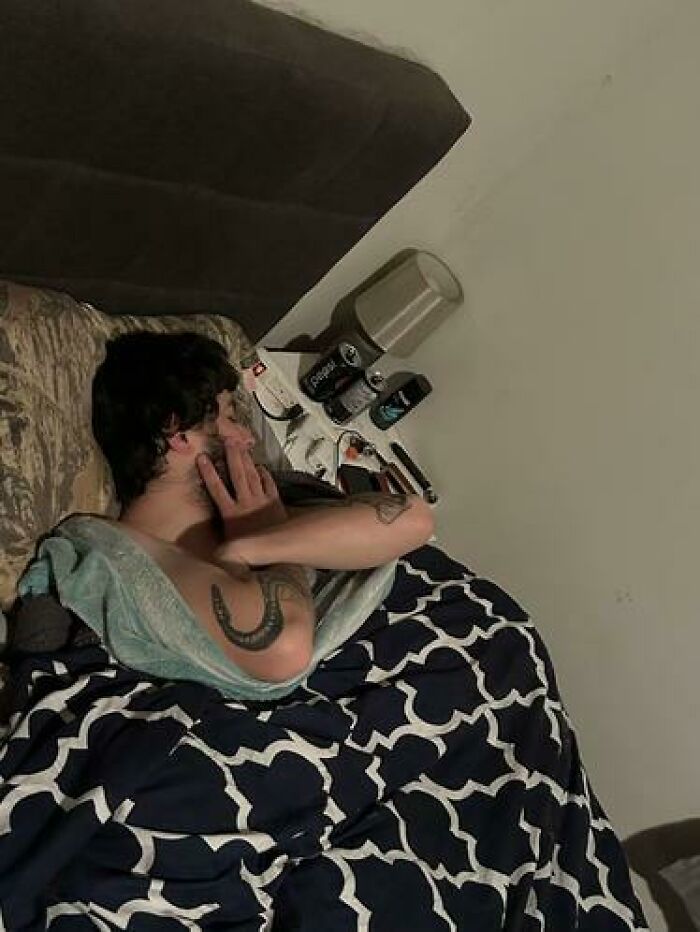 The 79 Most Ridiculous Sleeping Positions People Caught Their Partners In