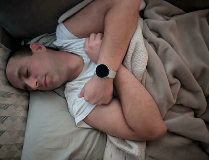 The 79 Most Ridiculous Sleeping Positions People Caught Their Partners In