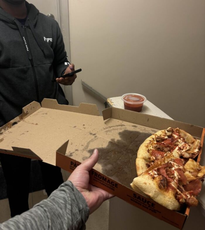 Delivery Driver’s Not-So-Subtle Hint for the PIN