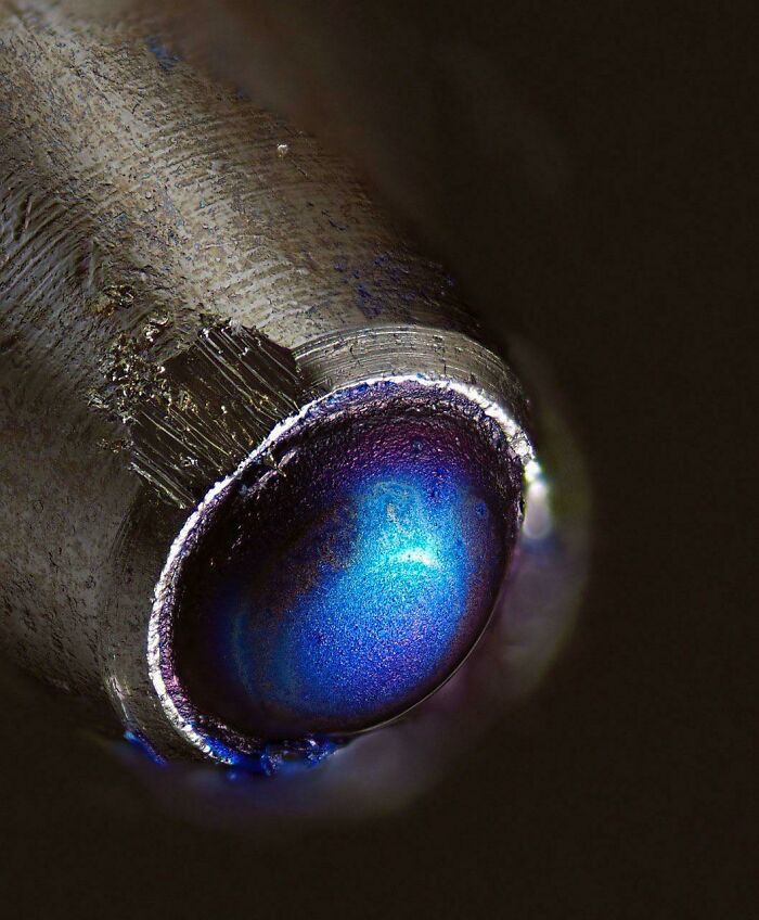 New Ballpoint Pen Tip Under the Microscope – More Complex Than You’d Think
