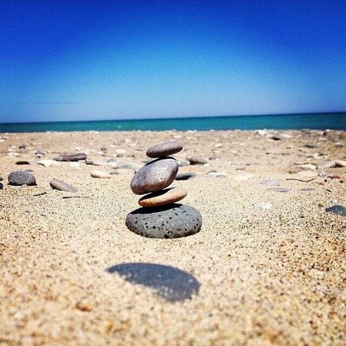 Levitating Rock Stack – Magic? Nope!