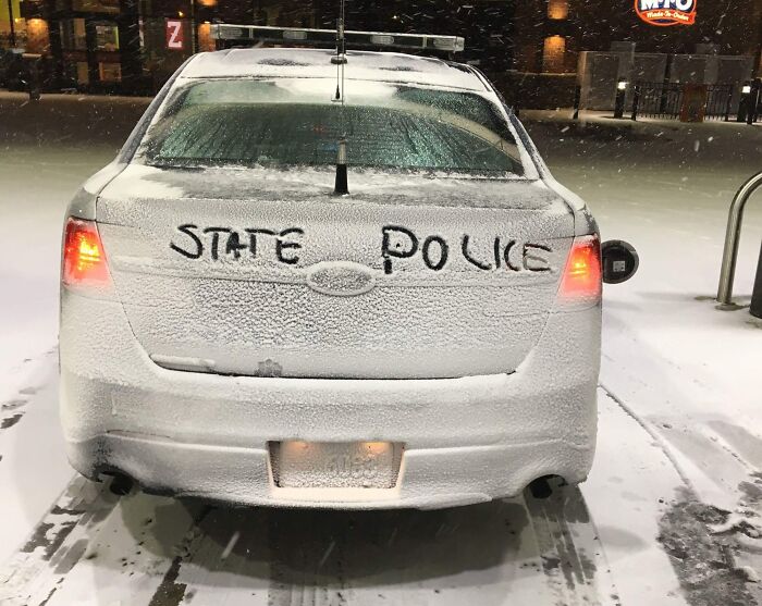 Virginia State Police Doing Snowstorm Things Like Absolute Pros
