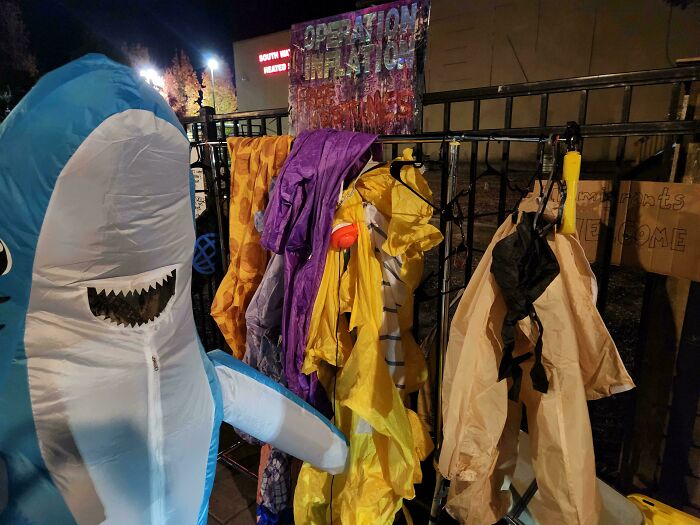 Portland, Oregon: Costume Sharing Because Kindness Wins