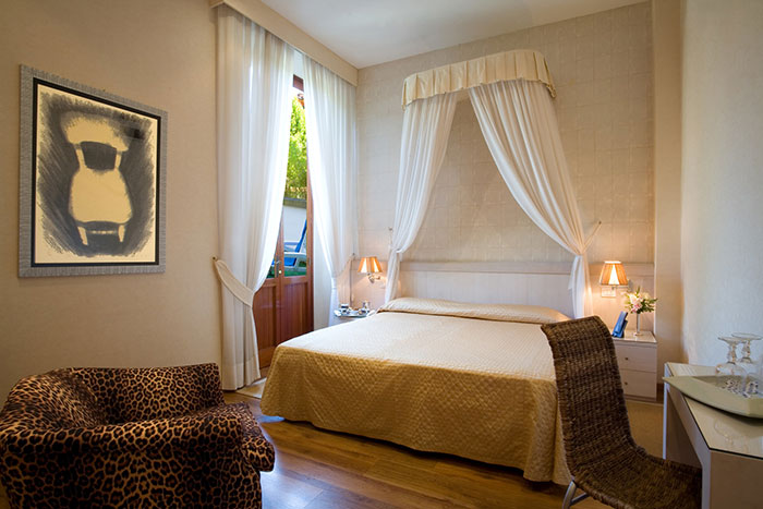 Hotel Hacks People Don’t Know But Totally Should