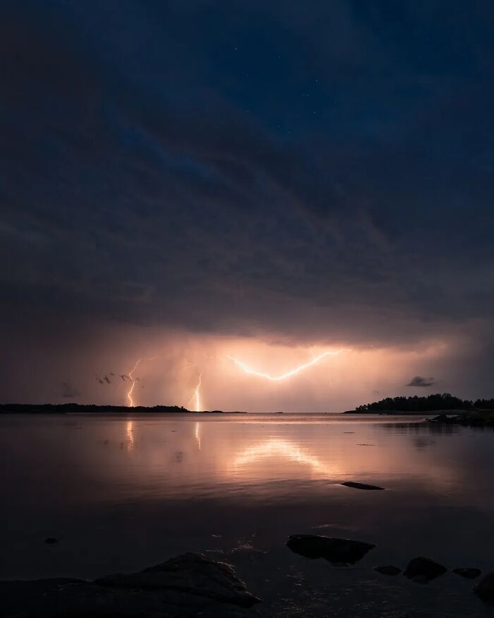 Wait, They Actually Took Pictures THIS Stunning of Finland's Northern Lights?