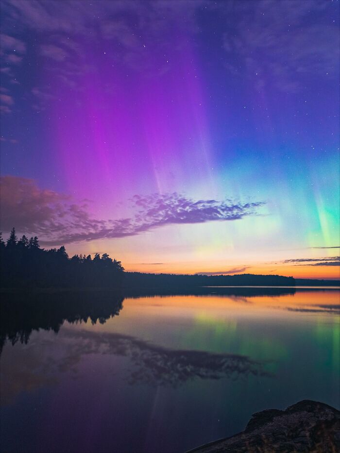 Wait, They Actually Took Pictures THIS Stunning of Finland's Northern Lights?