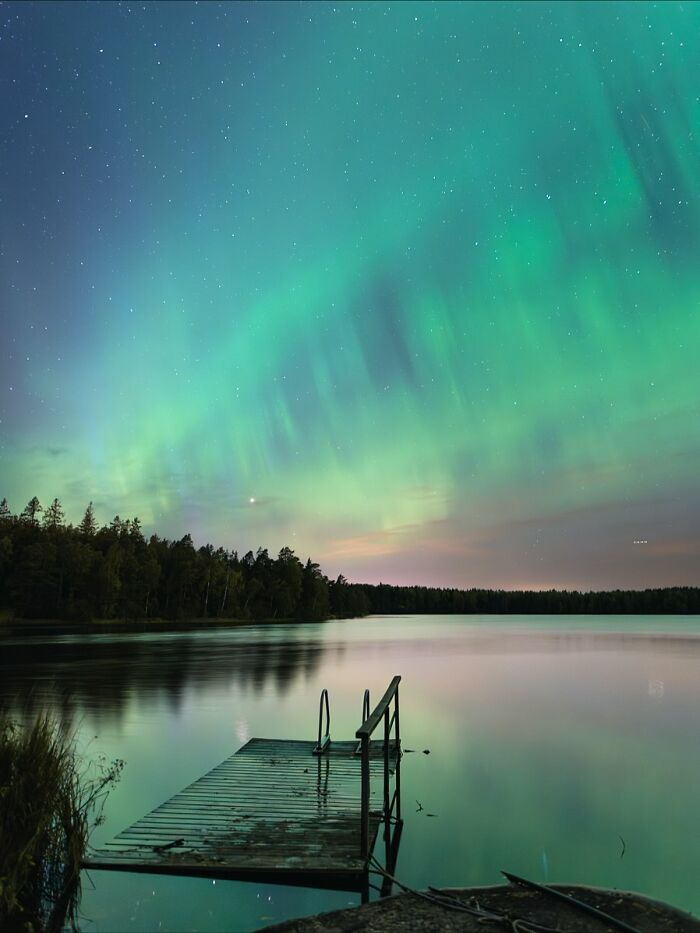 Wait, They Actually Took Pictures THIS Stunning of Finland's Northern Lights?