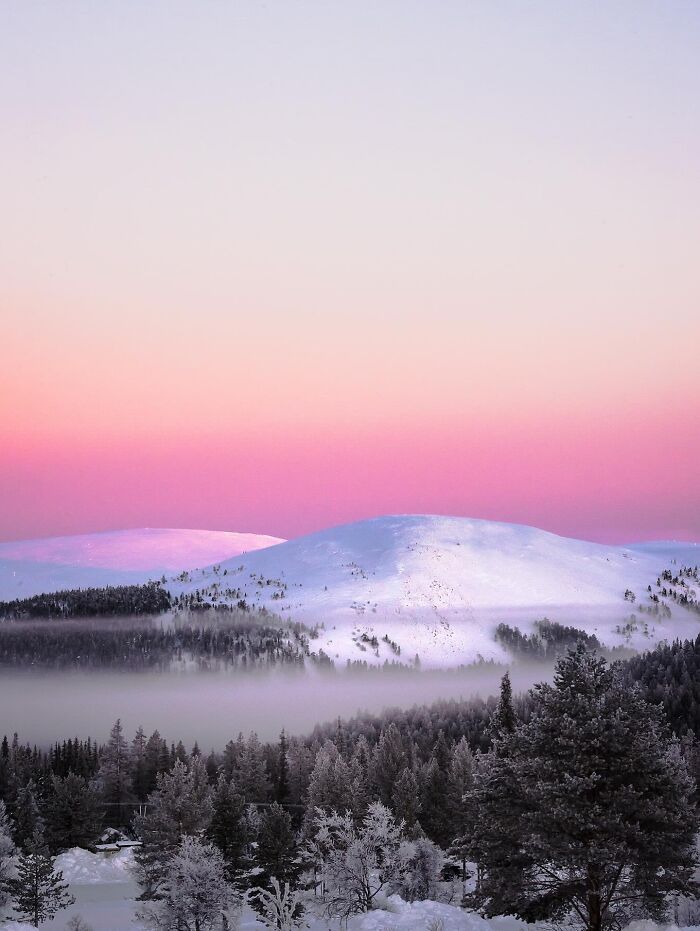 Wait, They Actually Took Pictures THIS Stunning of Finland's Northern Lights?