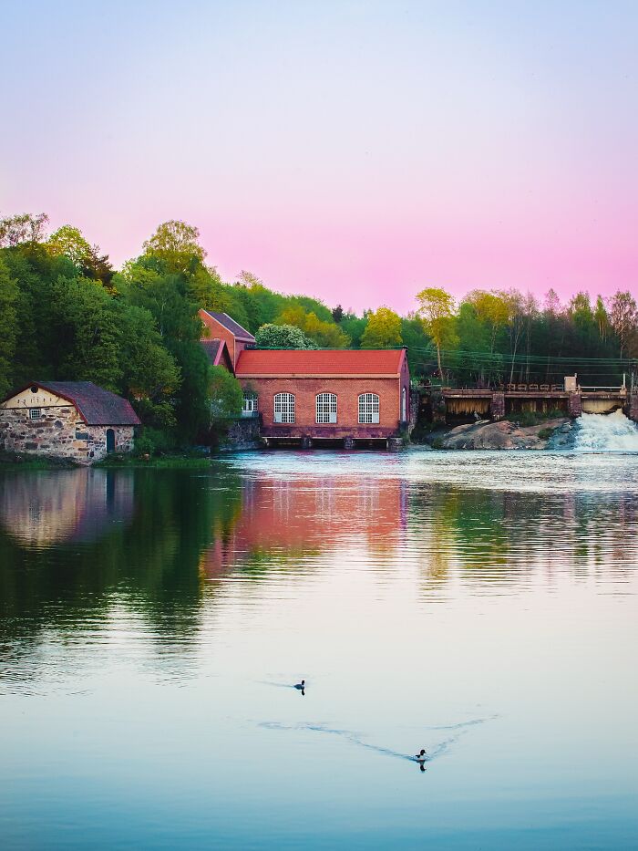 Wait, They Actually Took Pictures THIS Stunning of Finland's Northern Lights?