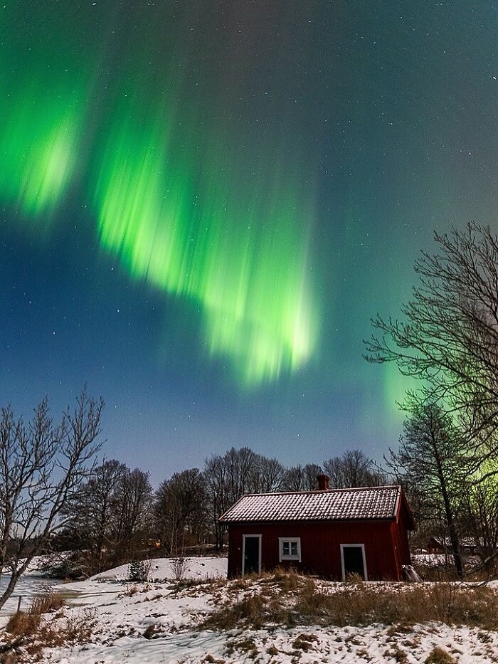 Wait, They Actually Took Pictures THIS Stunning of Finland's Northern Lights?