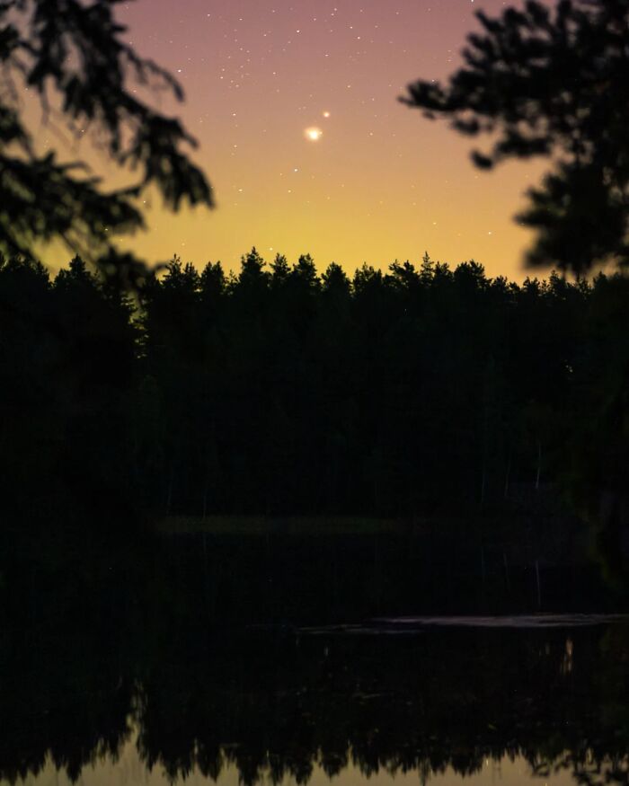 Wait, They Actually Took Pictures THIS Stunning of Finland's Northern Lights?