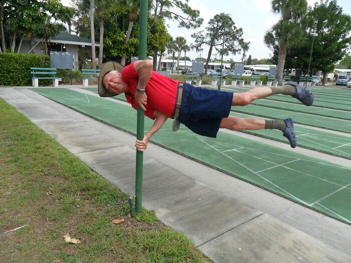 LOL! 45 Elders Who Prove Age Just Makes Humor Wilder