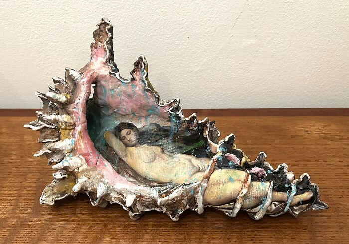 Shell Venus (White): Swirls and Wonder