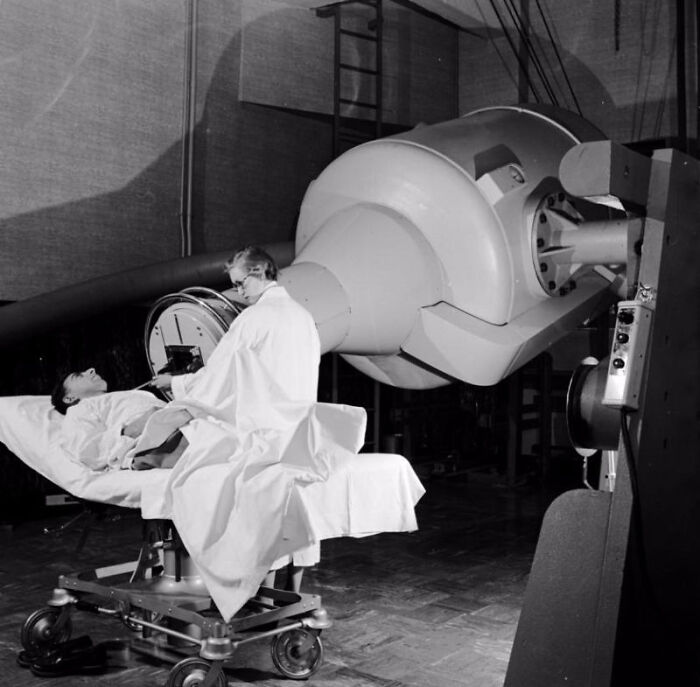 The Giant X-Ray Ray Gun of the 1950s